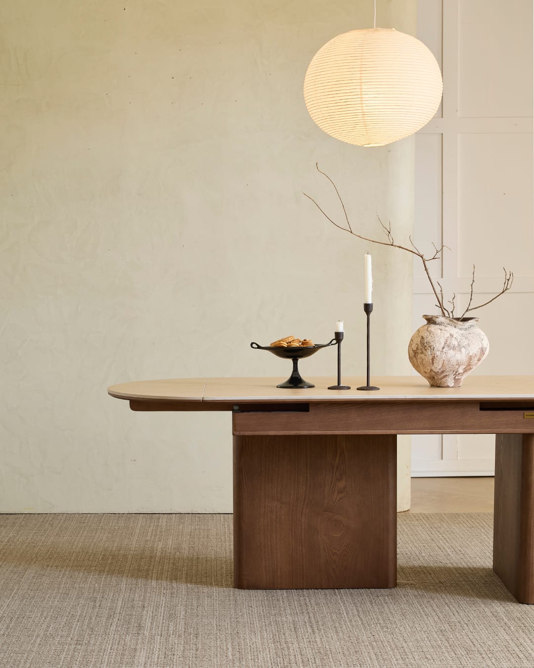 The Alto Extendable in profile, on its panel base